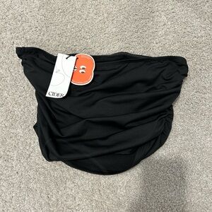 Cider Black Crop Top